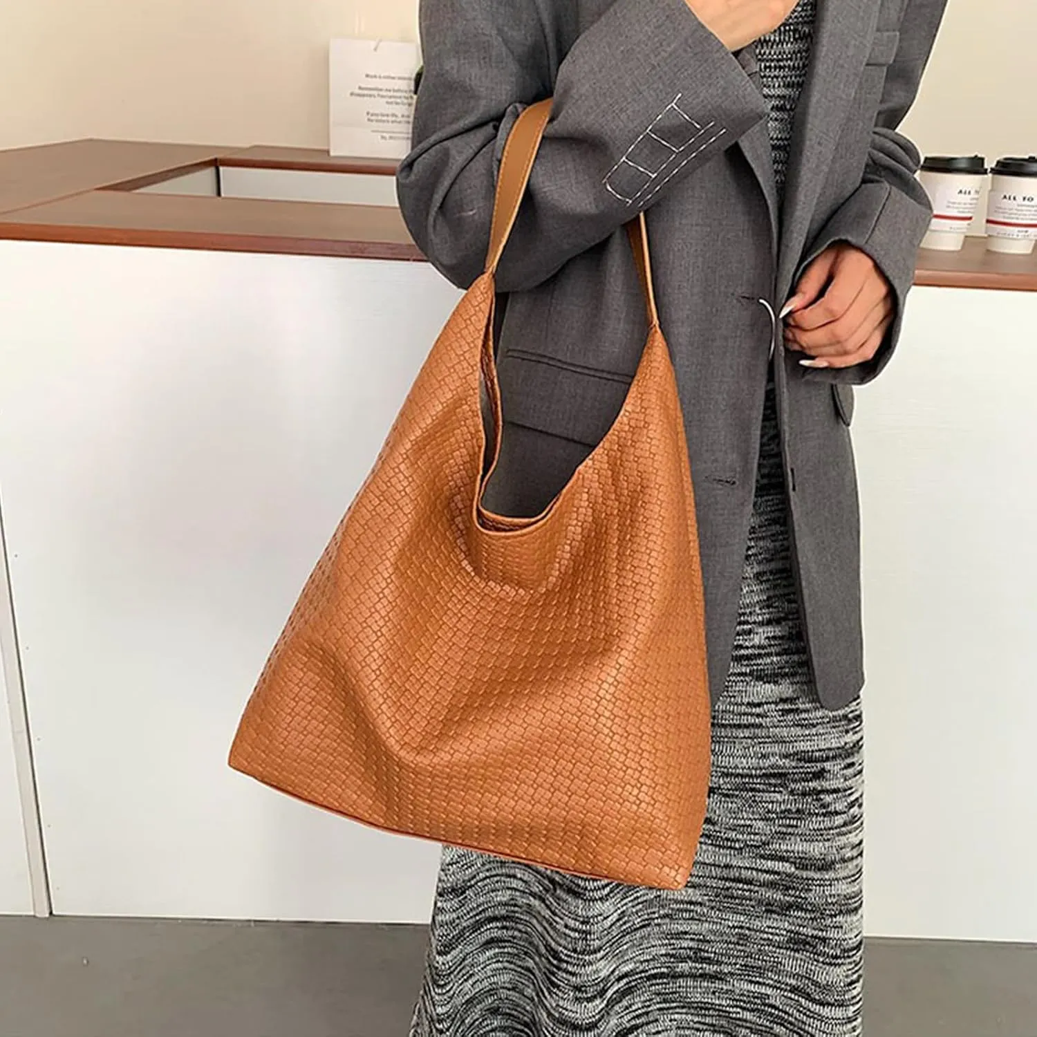 Durable Hobo Bag for Women Spacious Vegan Leather Shoulder Handbag Slouchy Crossbody Underarm Tote Trendy Mothers Day Gift