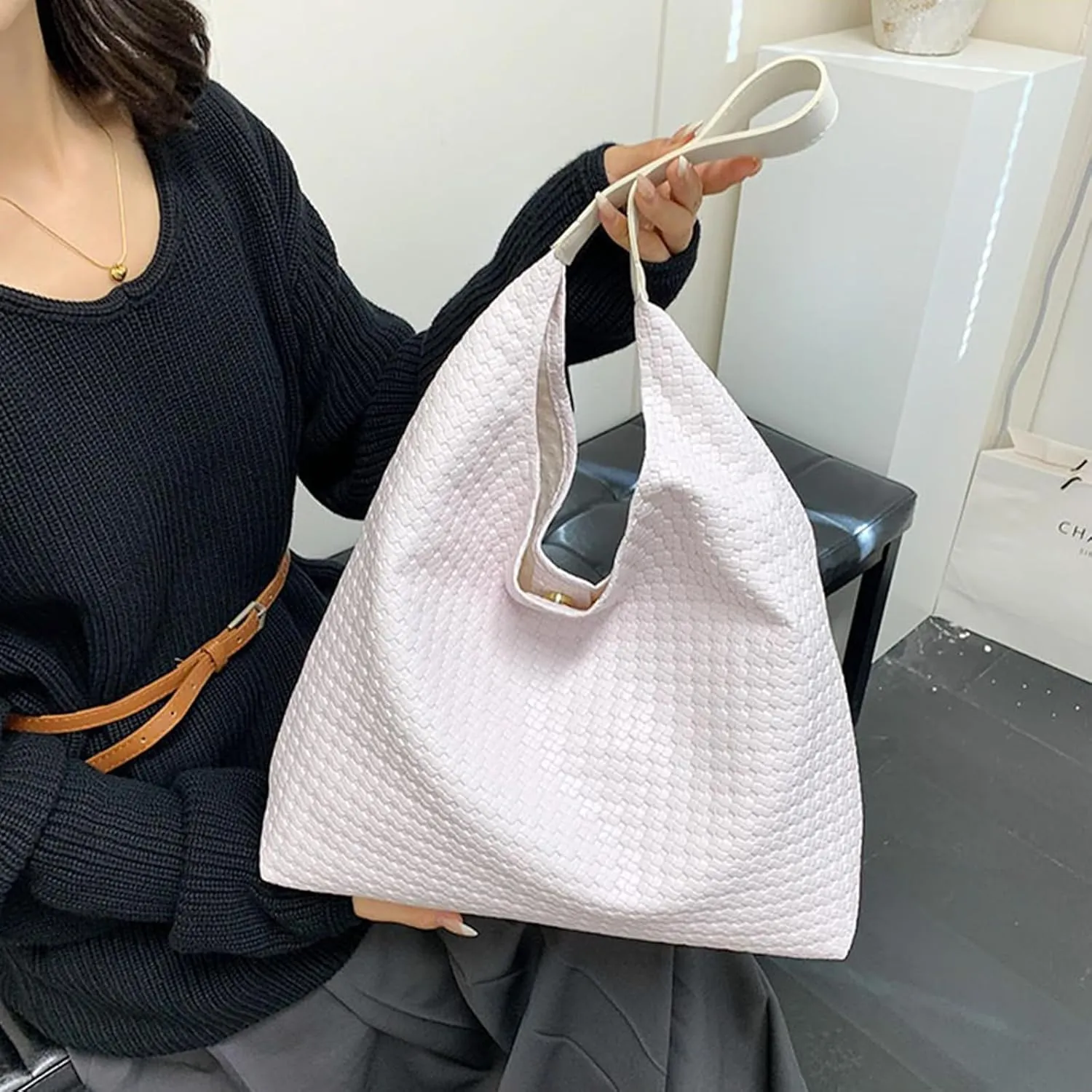 Durable Hobo Bag for Women Spacious Vegan Leather Shoulder Handbag Slouchy Crossbody Underarm Tote Trendy Mothers Day Gift