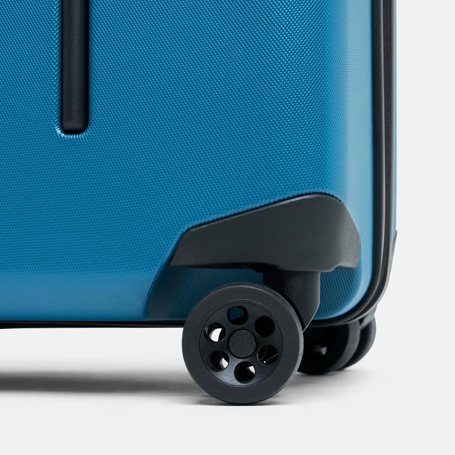 Ridge Check In Luggage - German Makrolon Polycarbonate Shell - TSA-Approved Lock with 360 Spinner Wheels (Alpine Navy)