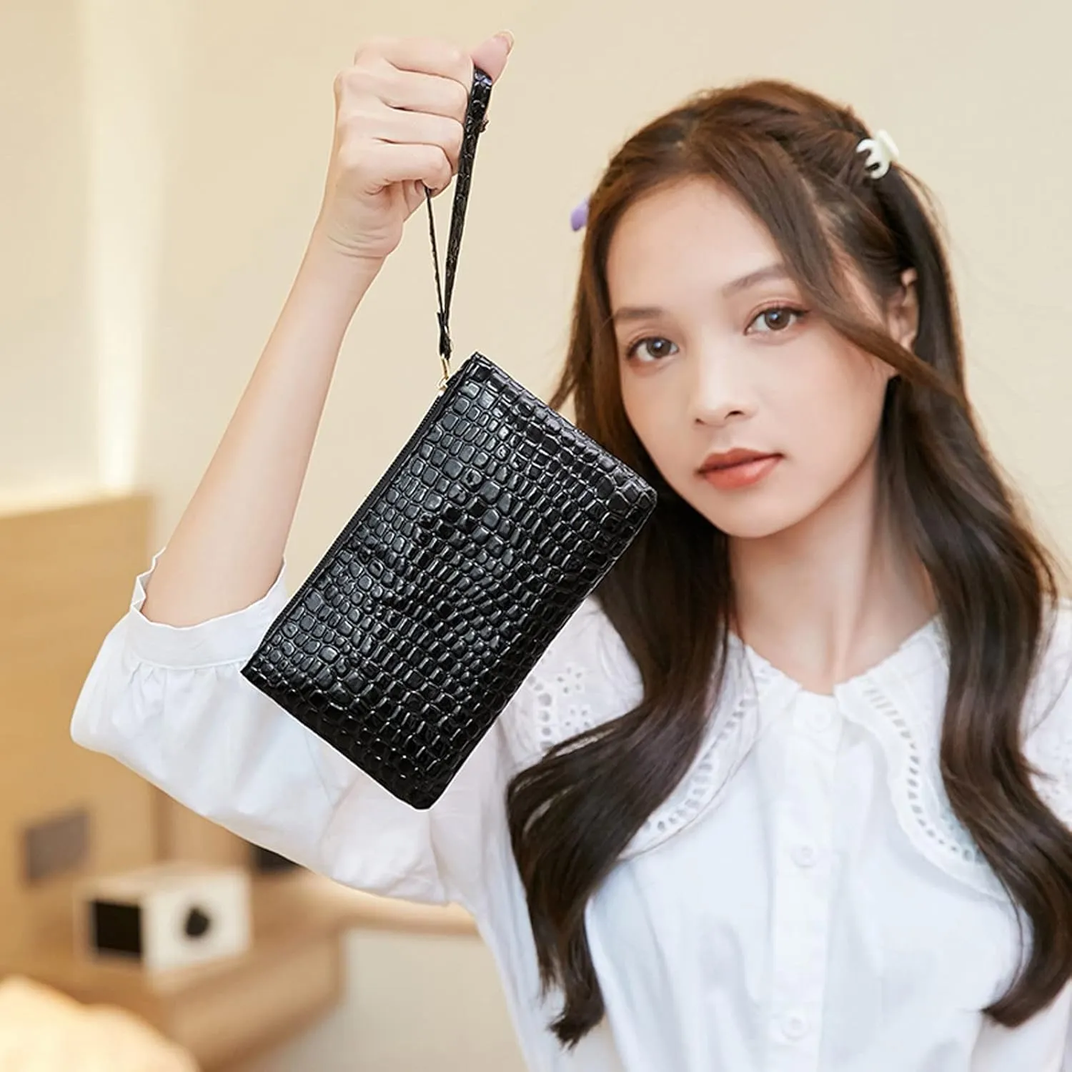 Wallet Women RFID Blocking Small Compact Bifold Luxury Leather Pocket Wallet Ladies Mini Purse with Id Window Vanilla
