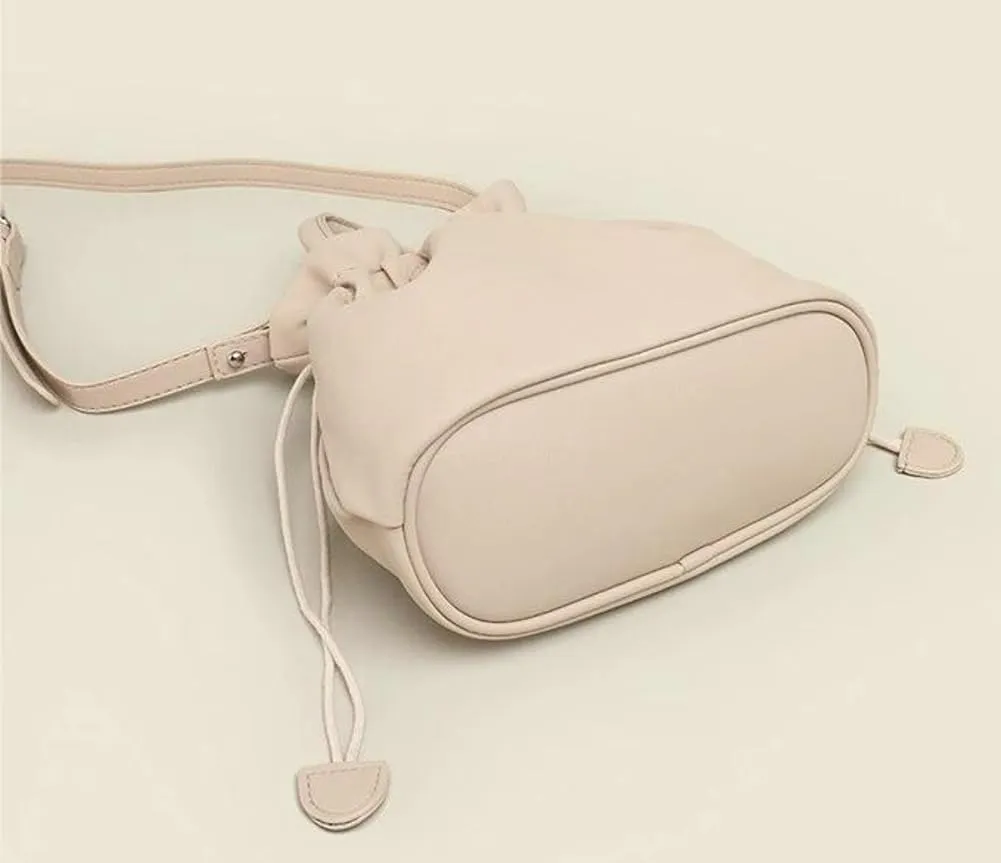 Women's Drawstring Bucket Bag Soft Leather Pleated Pop Fashion One-shoulder Cross-body Bag Vintage Versatile Tote Bag